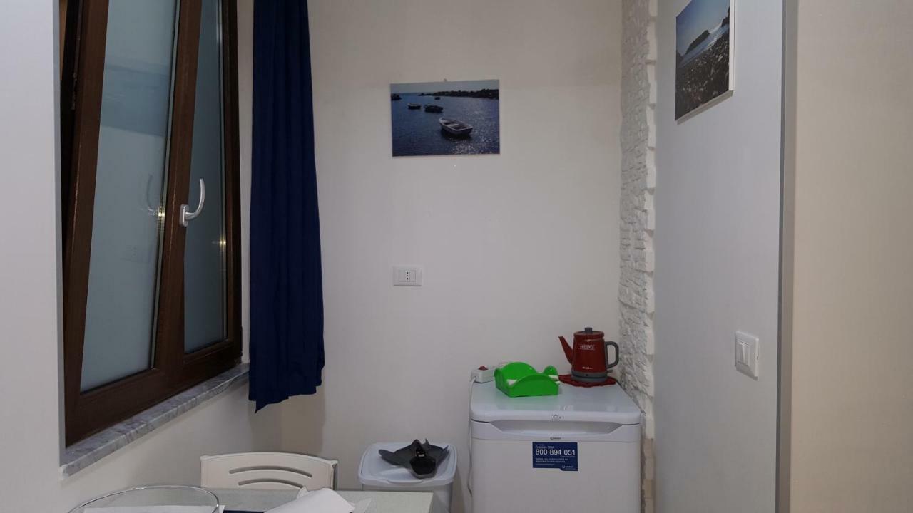 Al Porticciolo Acomodação com café da manhã Salerno Exterior foto