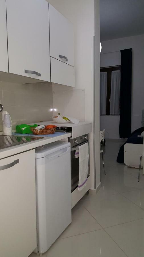 Al Porticciolo Acomodação com café da manhã Salerno Exterior foto