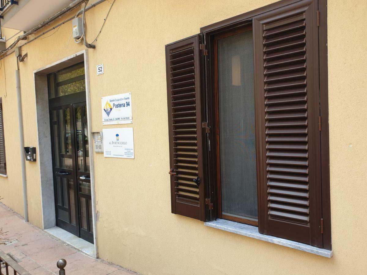 Al Porticciolo Acomodação com café da manhã Salerno Exterior foto